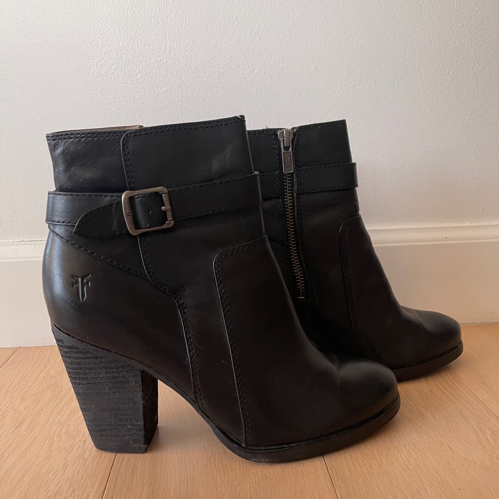 Frye Patty bootie 6.5 black